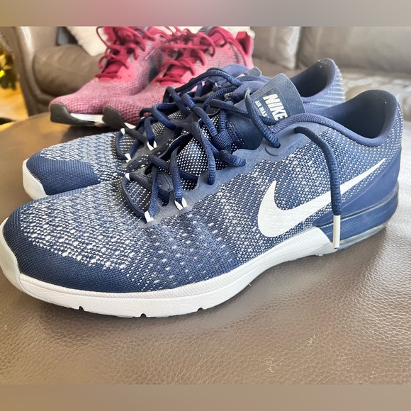 Men’s Nike Sneakers - Picture 2 of 5